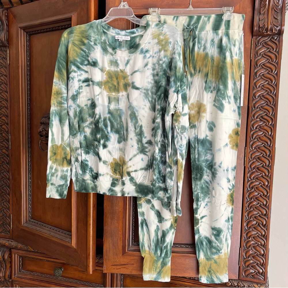 New YF&B Young Fabulous & Broke Tie Dye Sweatshirt Jogger Set